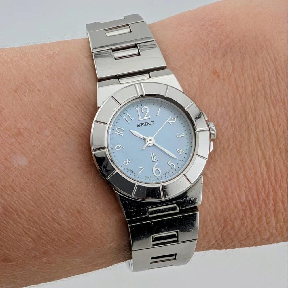 Vintage Seiko Lukia Women's Watch 4N21-1130 Blue MOP Dial Stainless Steel 5.75